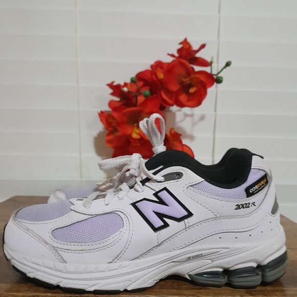 SOLD🔴🔴🔴🔴🔴🔴New Balance YOUTH 2002R  Taro Lilac Glo Sz 4 EU 36 PREOWNED - Picture 2 of 7